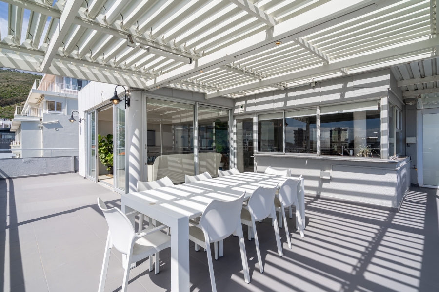 2 Bedroom Property for Sale in Sea Point Western Cape